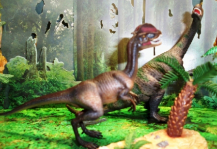 Wild Safari Dilophosaurus and CollectA Lufungosaurus.